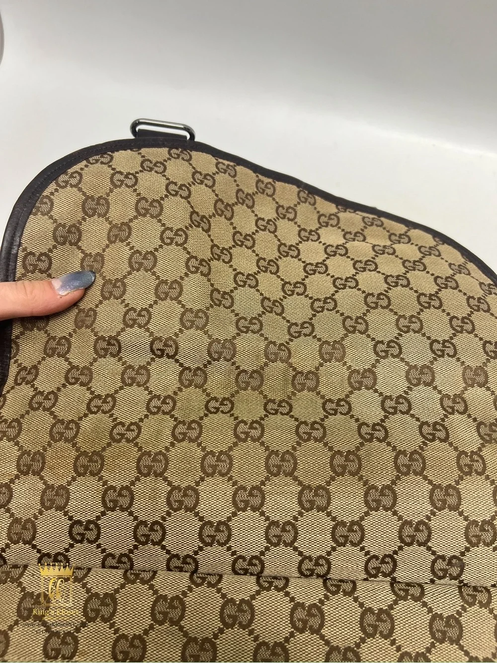 Gucci supreme messenger bag